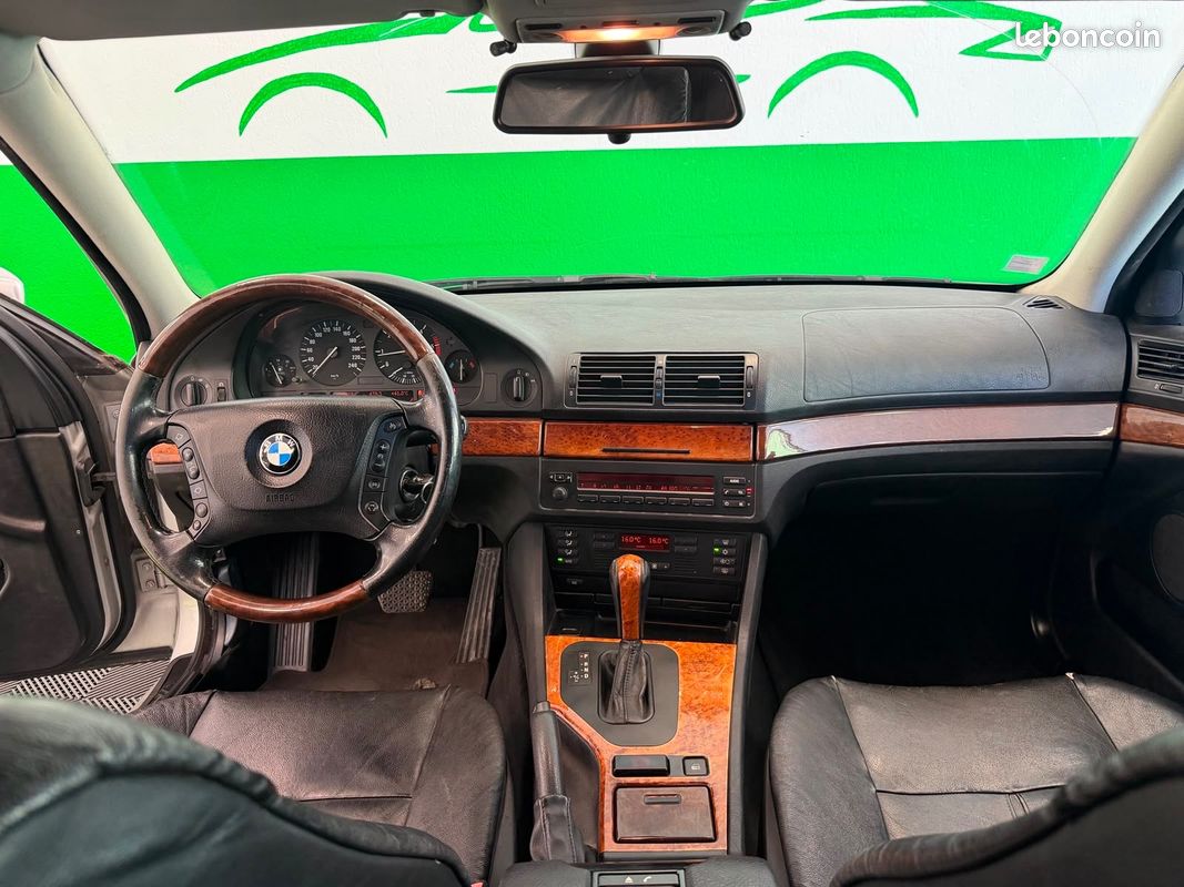 BMW SERIE 5 530d Pack A-CLIMATISATION AUTOMATIQUE (image 8)