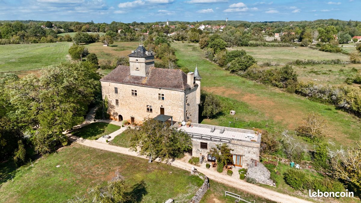 Maison 11 pièces 412 m² · à Promilhanes · 412 m² · 790 000 €