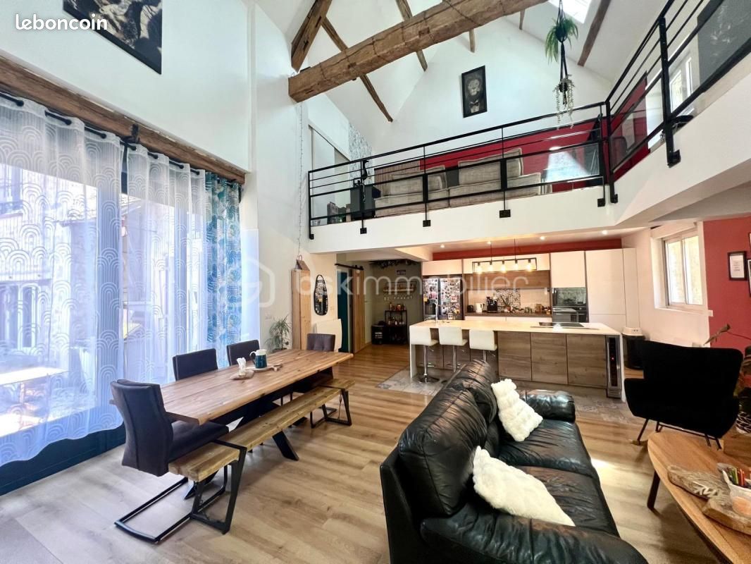 Maison 7 pièces 221 m² · à Saclas · 221 m² · 375 000 €