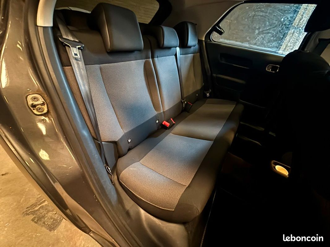 CITROEN C4 CACTUS BlueHDi 100 Shine *DISTRIBUTION OK (image 19)