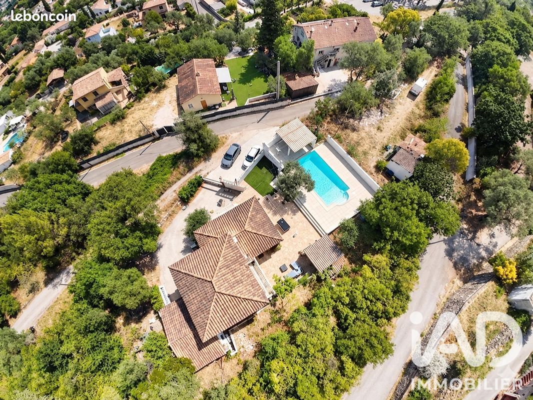 Maison 5 pièces 147 m² · à Solliès-Ville · 147 m² · 499 000 €