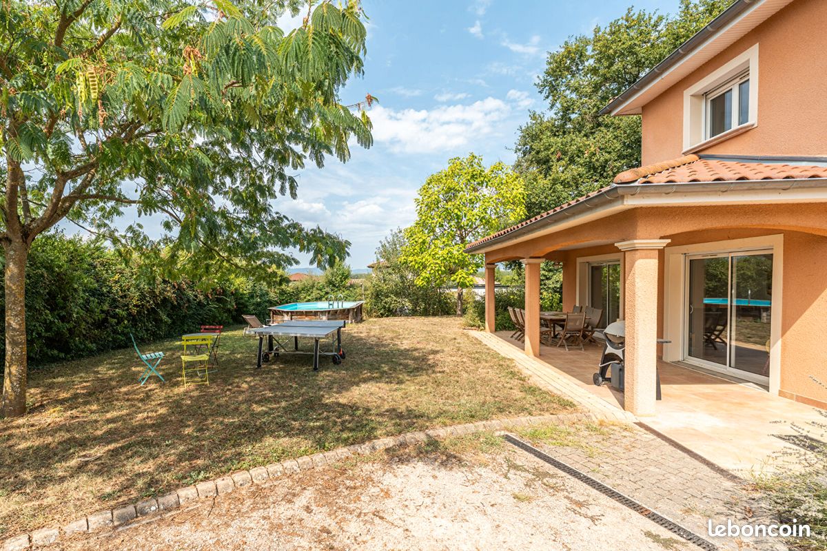 Maison 6 pièces 136 m² · à Guéreins · 136 m² · 425 000 €