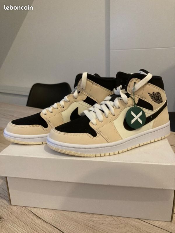 Air Jordan 1 MID (image 2)