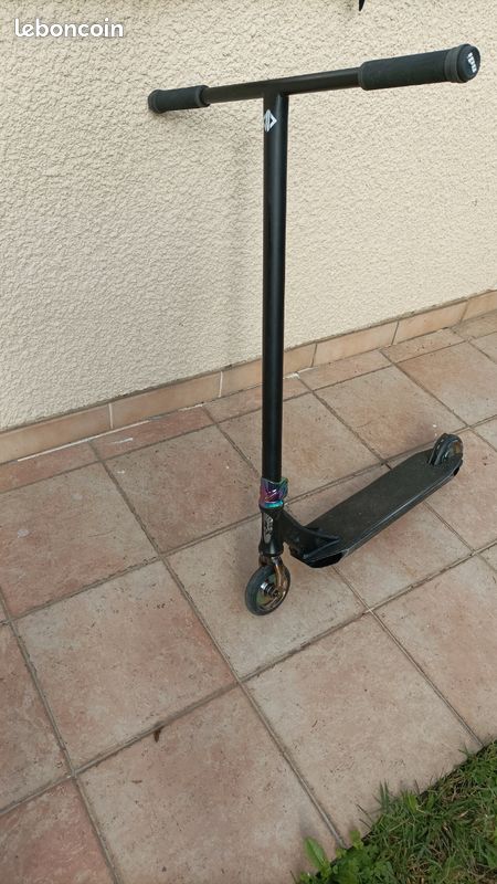 Trottinette ethic artefact (image 2)