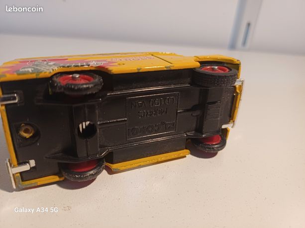 Corgi SB 1/50 - Ford Transit Pub Cirque Pinder