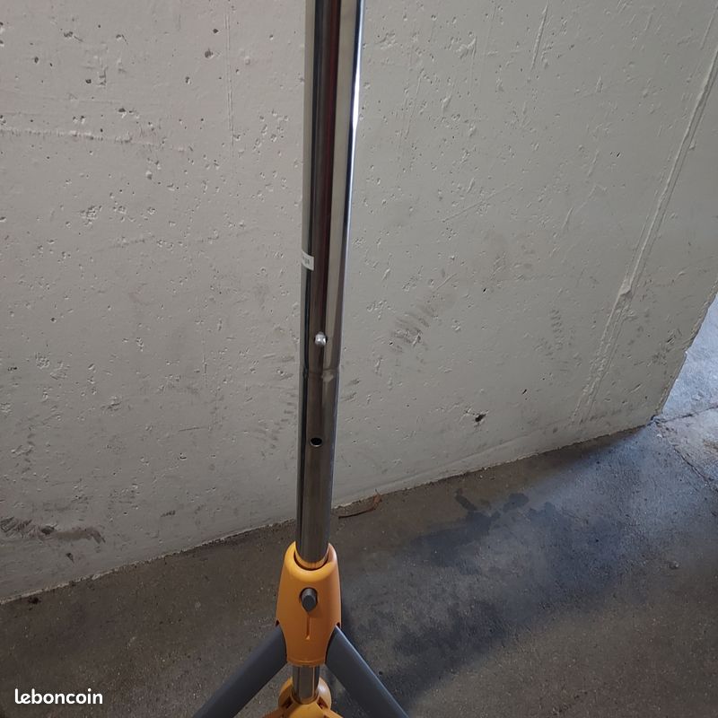 Etendoir parapluie pour cintres (image 2)
