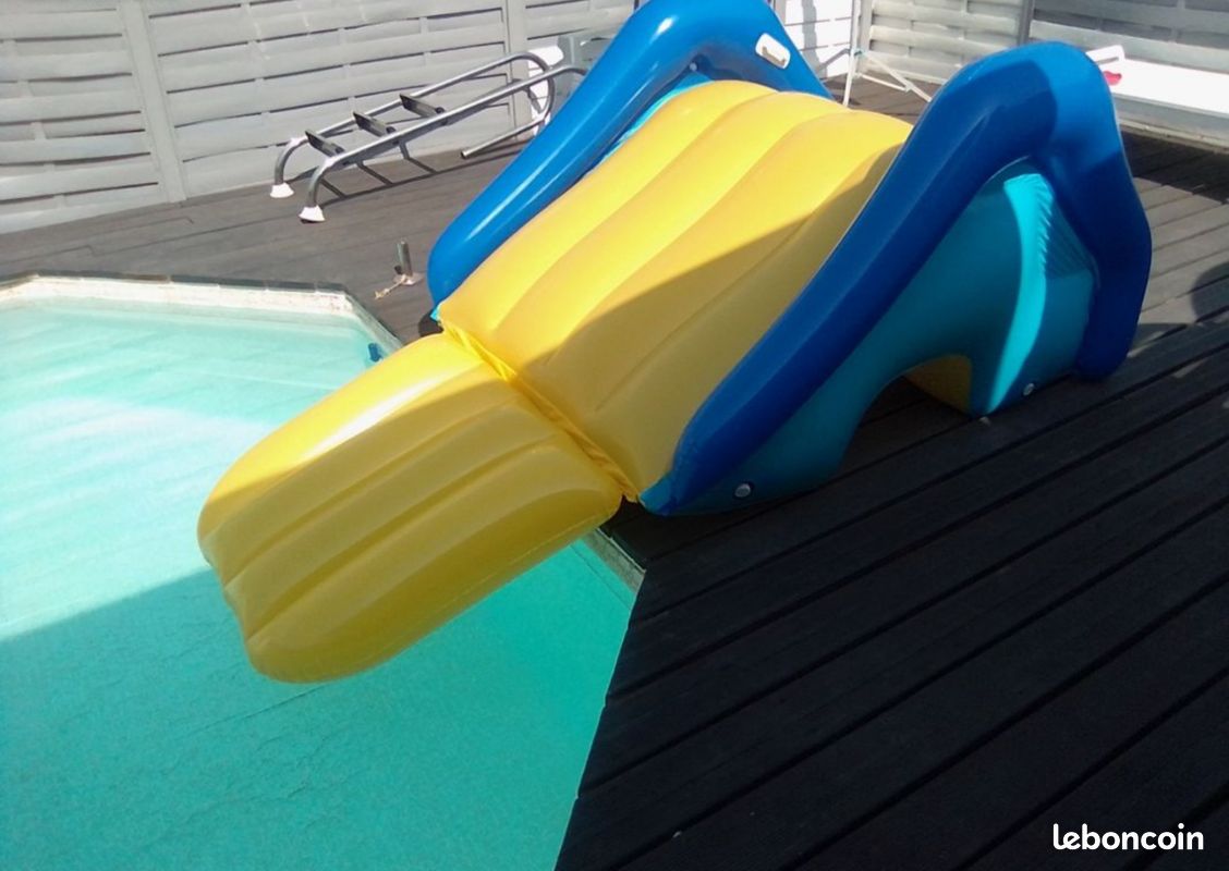 Toboggan gonflable piscine (image 4)