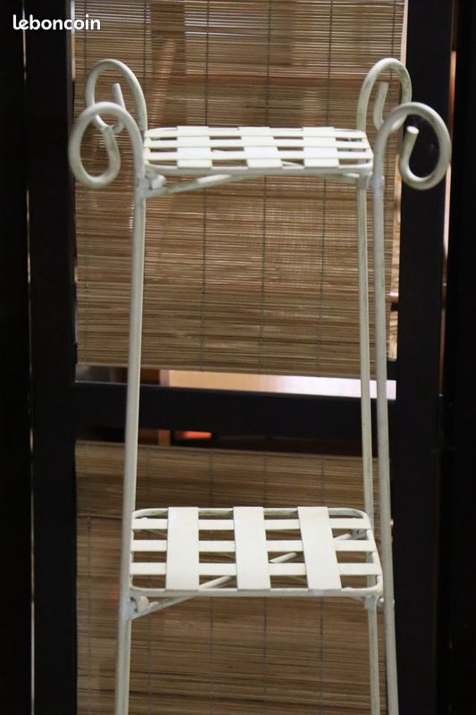 Etagère colonne fer (image 1)