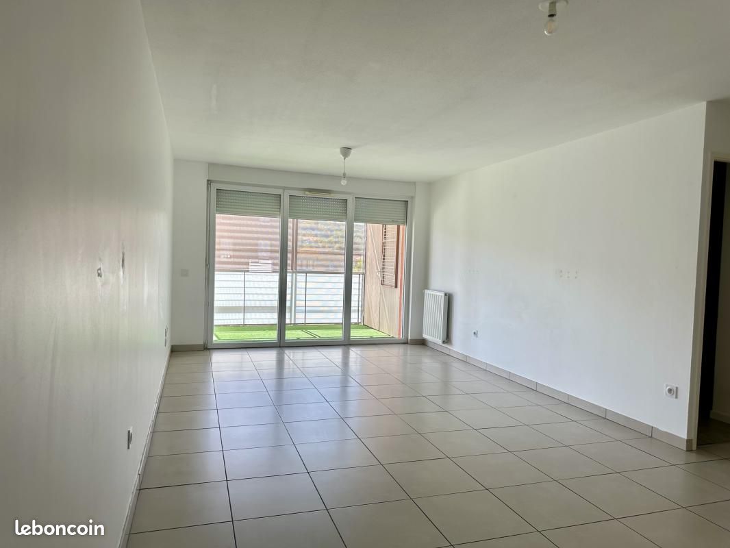 Appartement 3 pièces 70 m² · à Tullins · 70 m² · 499 €