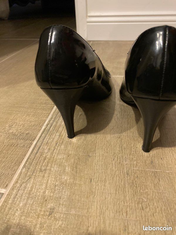 Escarpins vernis noirs (image 4)