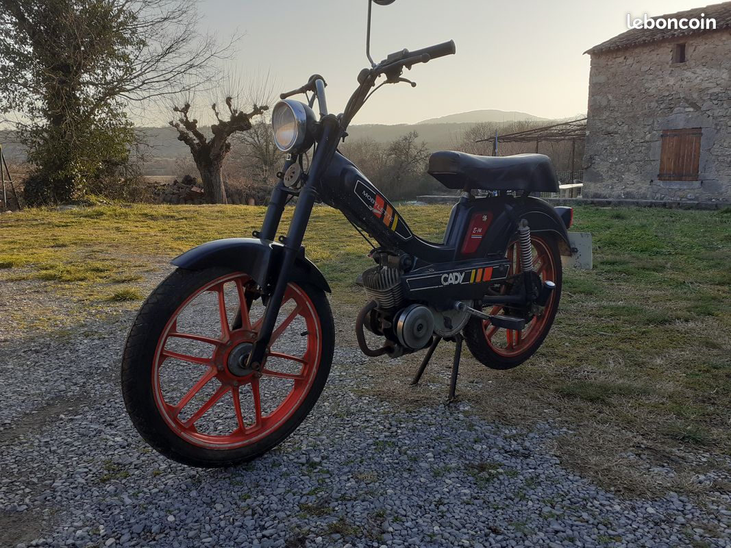 Lot 2 Motobécane + lot pièces (image 2)