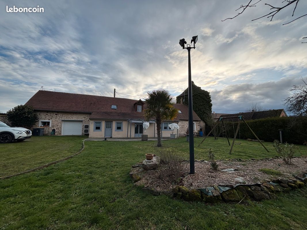 Maison 7 pièces 157 m² · à Saint-Mars-d'Outillé · 157 m² · 299 000 €