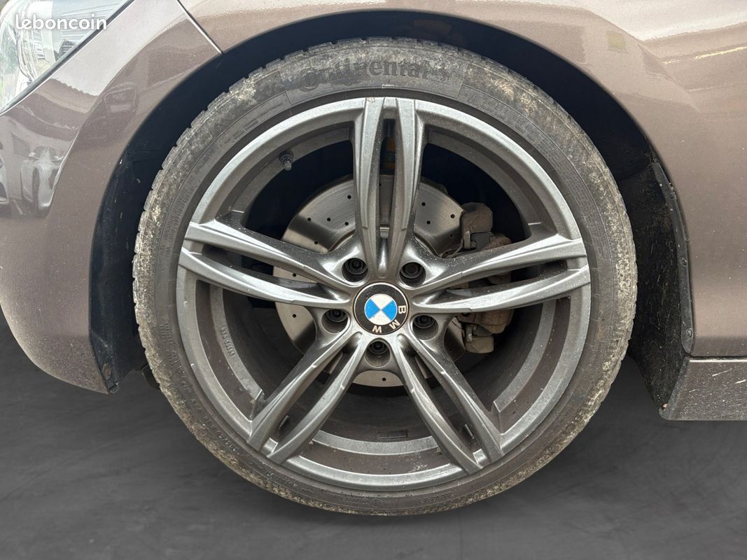 BMW SERIE 1 F20 125i 218 ch bva8 Lounge Plus Radars avants arrières entretien complet BMW Garantie 12 mois (image 22)