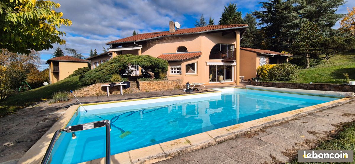 Maison 8 pièces 214 m² · à Lentilly · 214 m² · 695 000 €