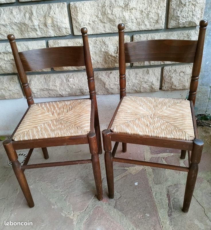 2 chaises de salle à manger en bois.. (image 1)