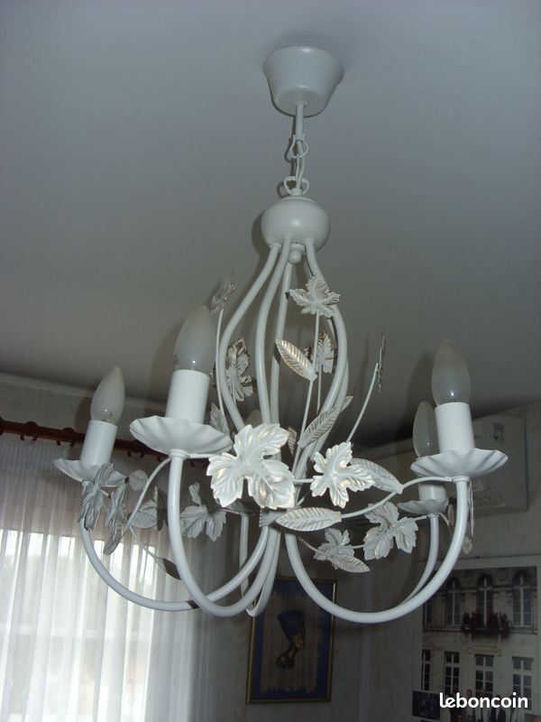Lustre en metal blanc (image 1)