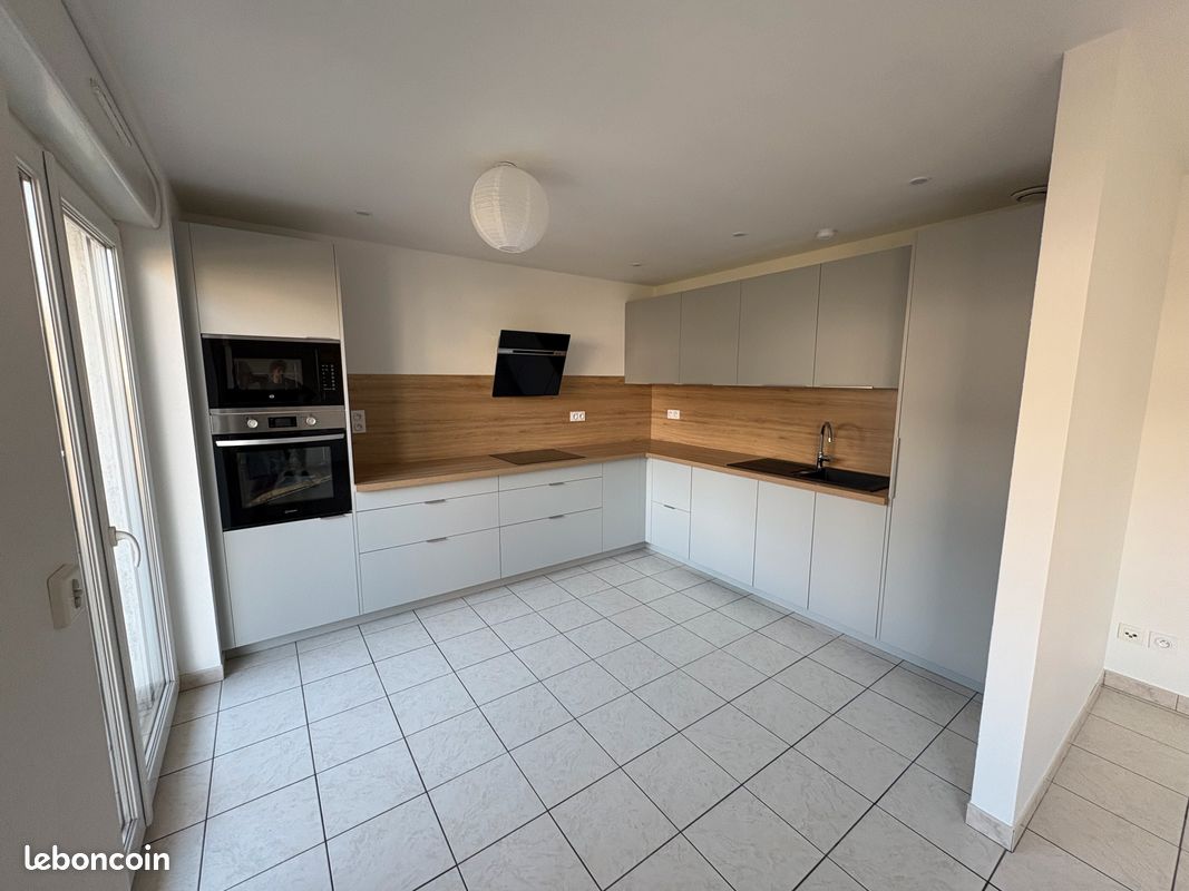 Appartement 4 pièces 91 m² · à Villers-le-Lac · 91 m² · 1 050 €/mois