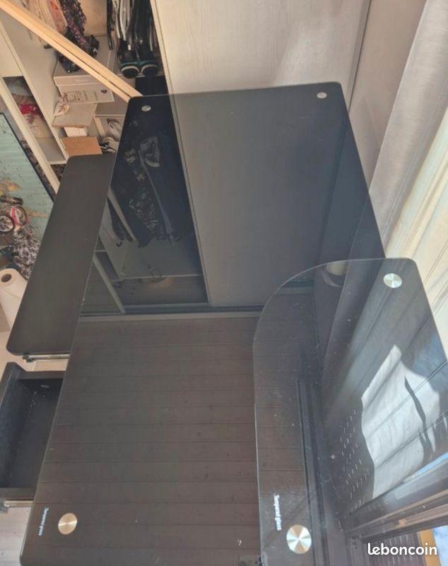 Bureau (image 2)