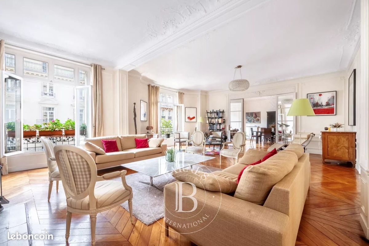 Appartement 8 pièces 276 m² · à Paris · 276 m² · 2 950 000 €