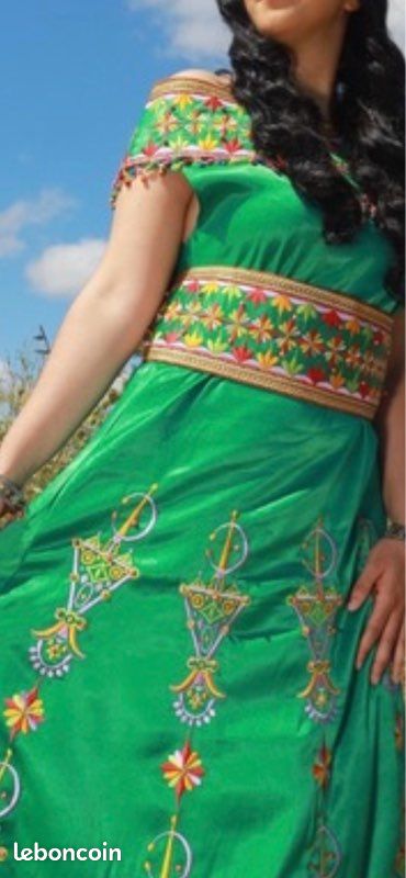 Robe (image 1)