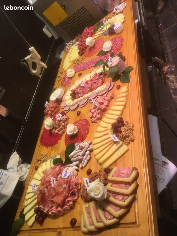 Plateau à Froages en Bois de Babou avec Enseble de Couteaux et