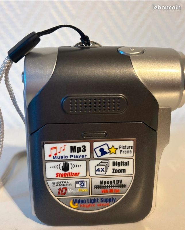 Caméscope AIPTEK A-HD 200 Complet avec accessoires Caméscope AIPTEK A-HD 200 Complet avec accessoires