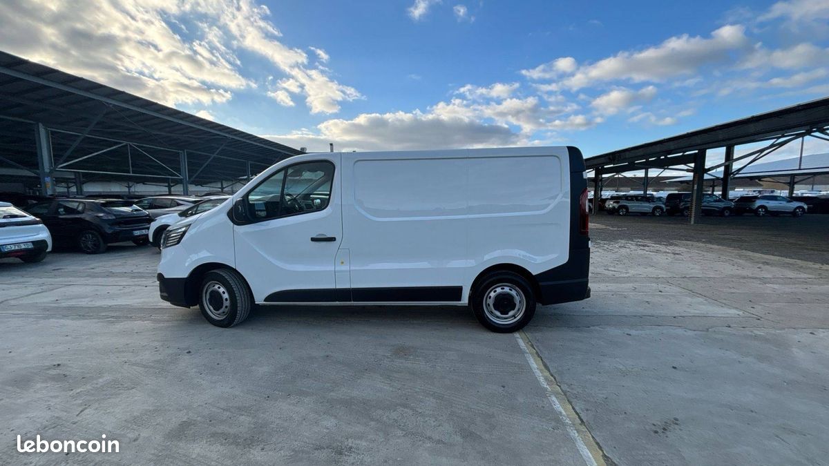 Renault trafic fgn l1h1 3000 kg blue dci 130 (image 9)