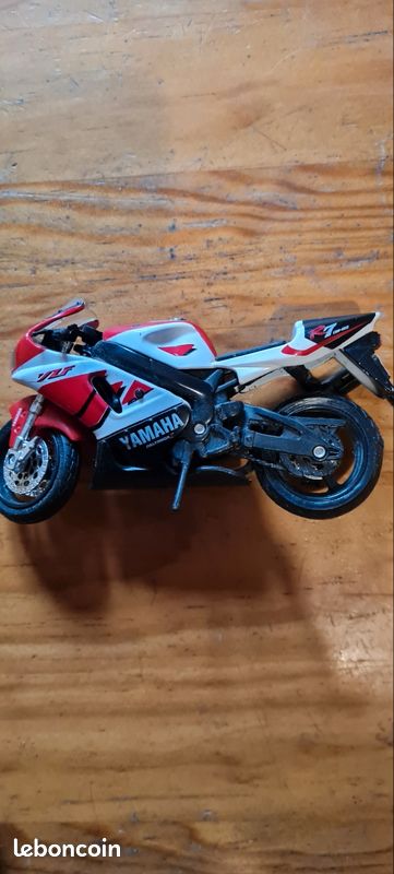 Lot 3 Modèle reduit moto (image 3)
