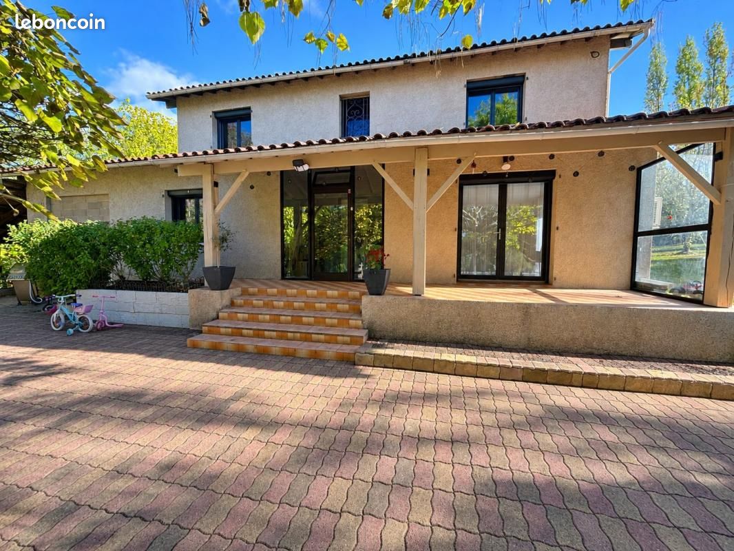 Maison 6 pièces 154 m² · à Caussade · 154 m² · 266 000 €