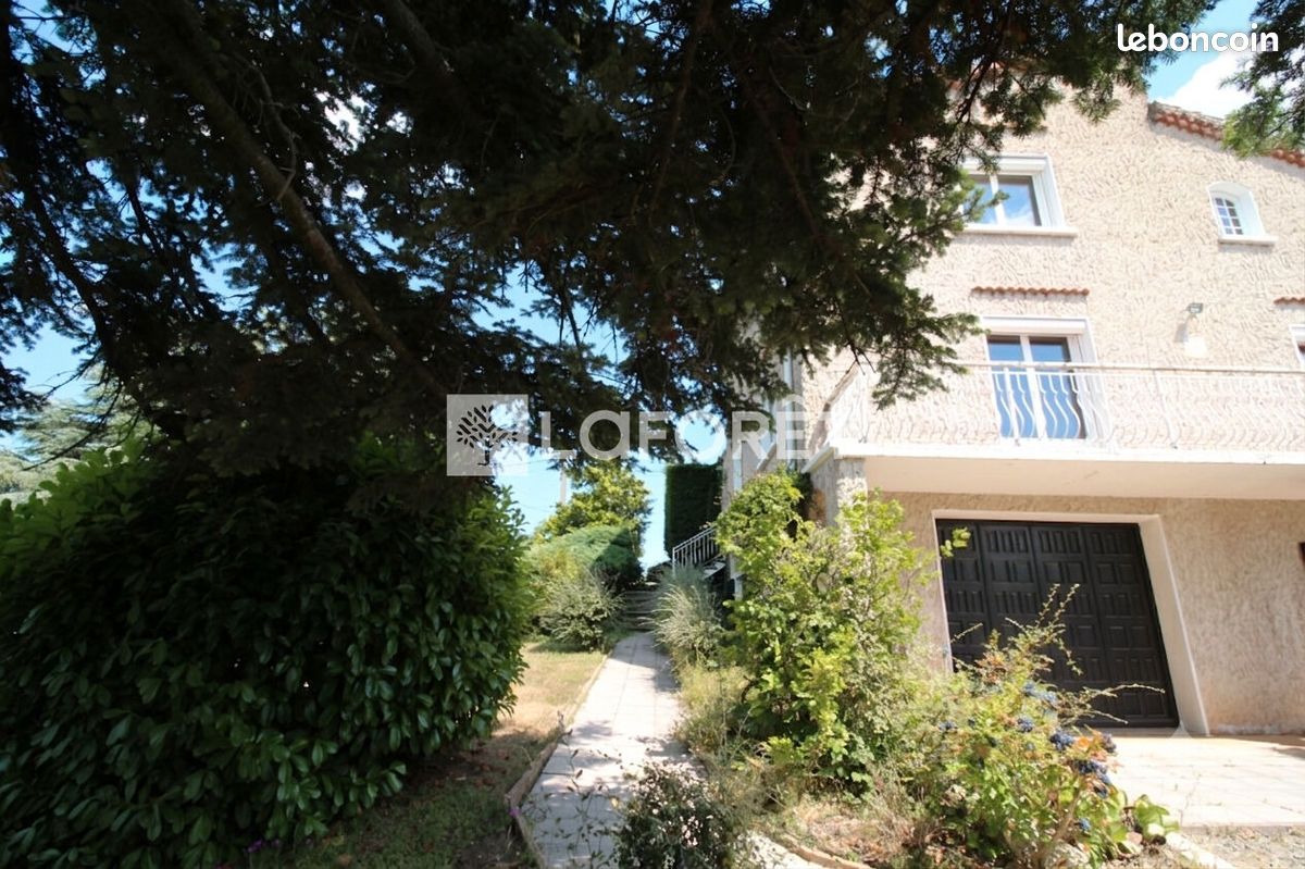Maison 8 pièces 217 m² · à Saint-Just-Saint-Rambert · 217 m² · 349 000 €