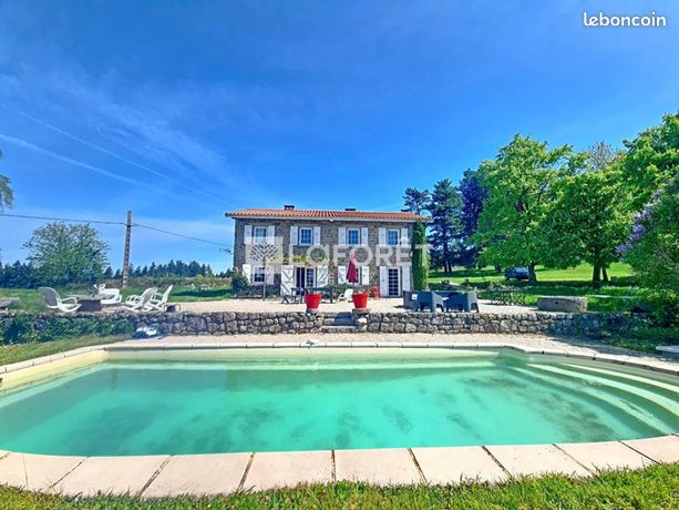 Maison 11 pièces 300 m²
