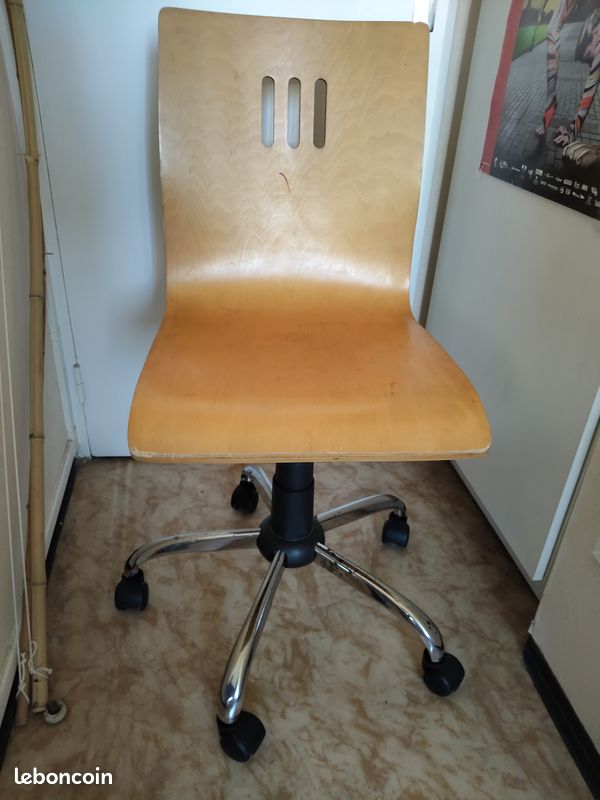 Une chaise de bureau à roulettes réglable en hauteur siège en bois pied en métal (image 2)