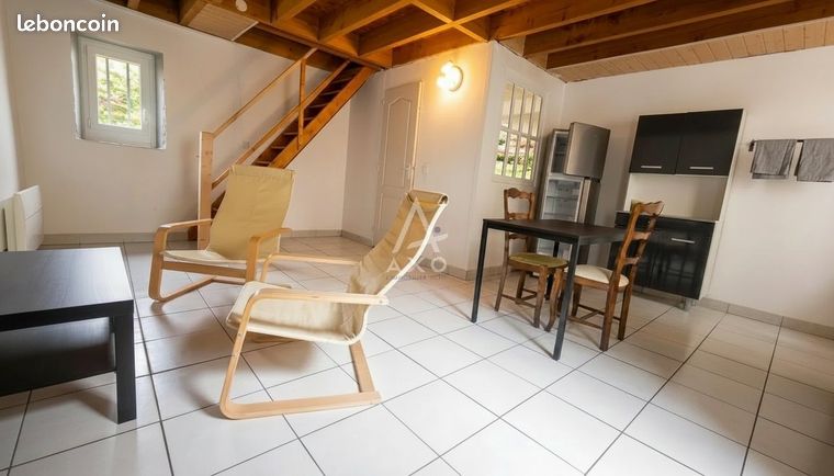 Studio 5 pièces 81 m²
