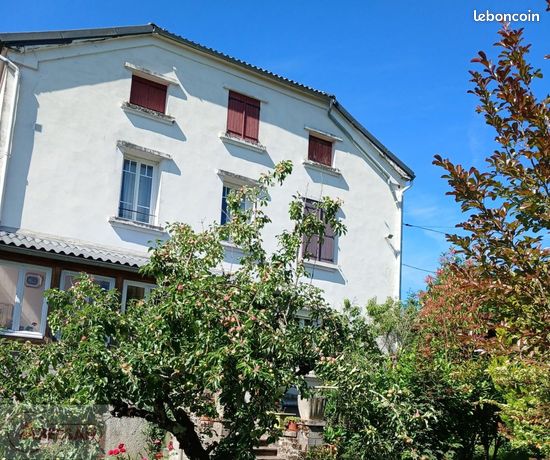 Maison 11 pièces 266 m²
