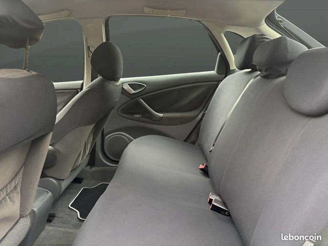Citroen C5 1.6 HDI110 PACK AMBIANCE FAP (image 15)