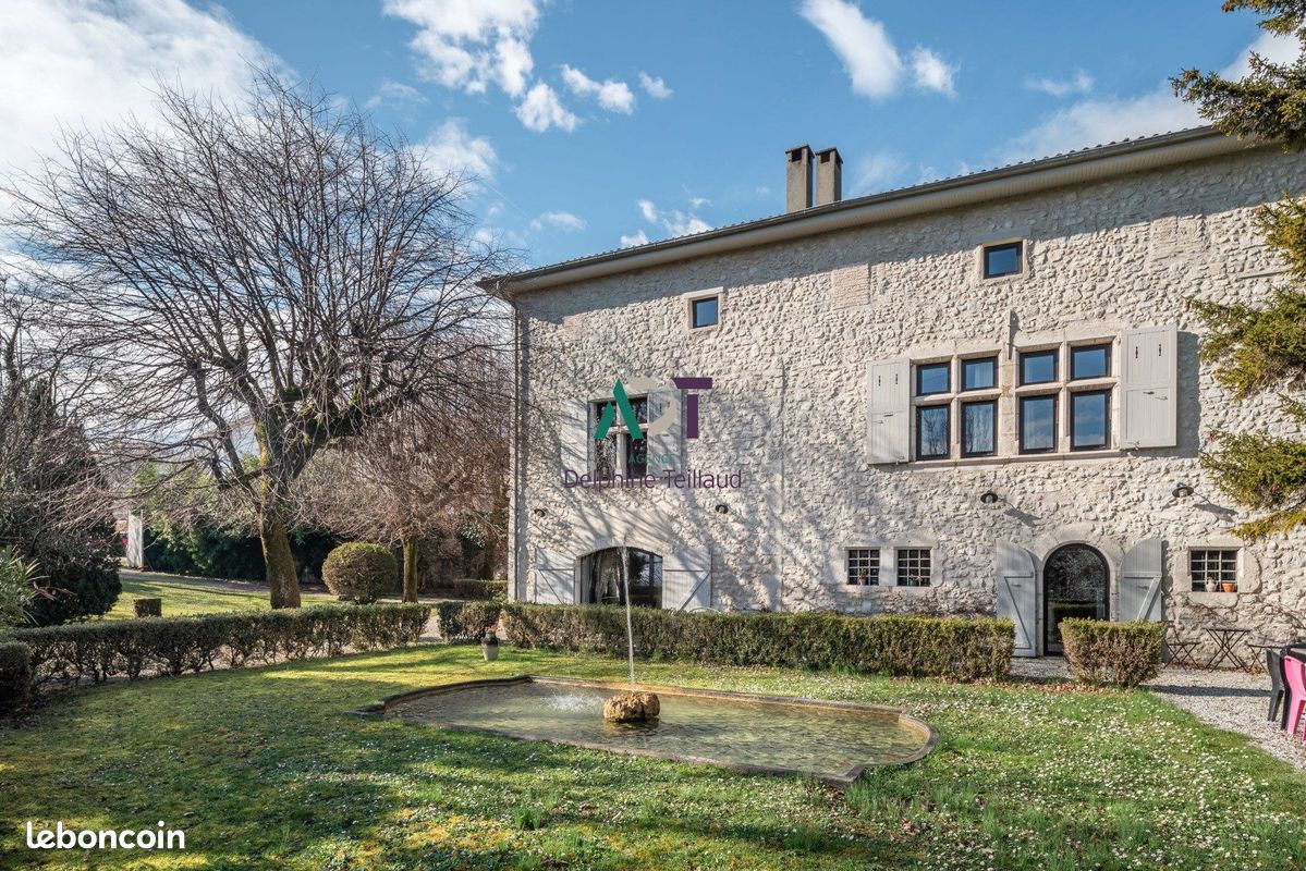 Maison 9 pièces 465 m² · à Claix · 465 m² · 795 000 €