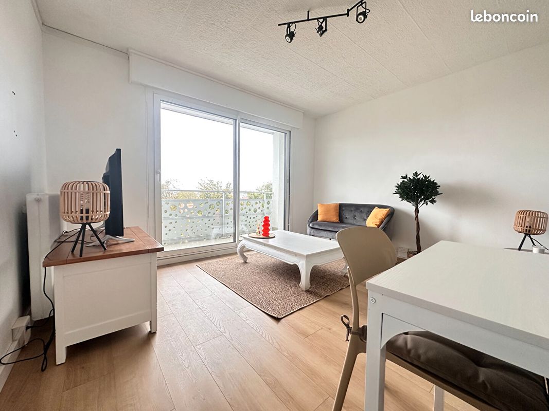 Appartement 1 pièce 28 m² · à Combs-la-Ville · 28 m² · 750 €/mois