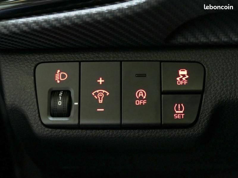 Kia Stonic 1.0 T-GDi 120ch MHEV GT Line (image 12)