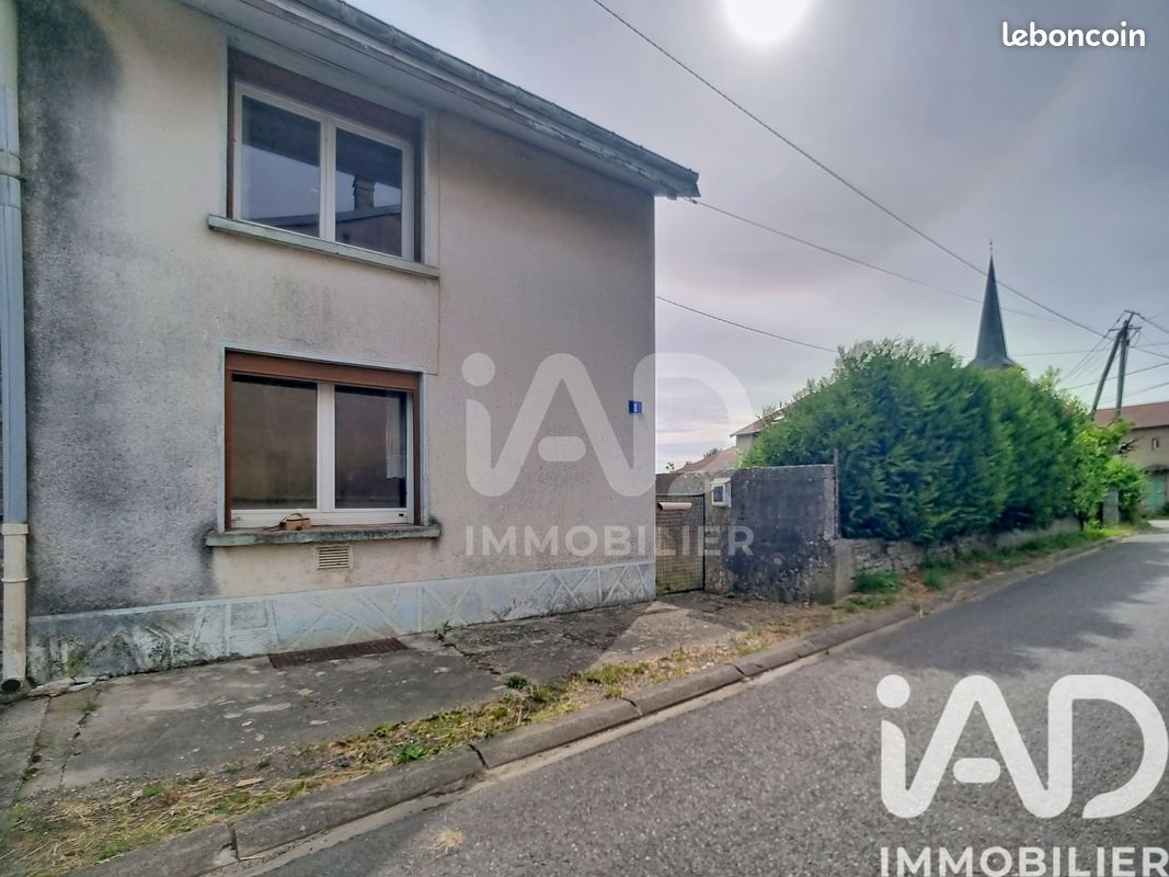 Maison 4 pièces 87 m² · à Barbas · 87 m² · 27 000 €