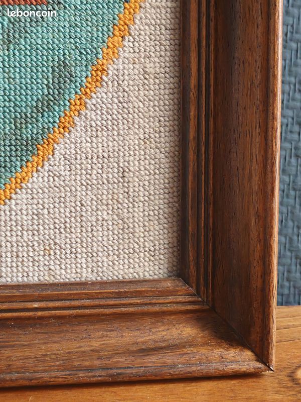 Encadrement Canevas Vintage Vierge à l'Enfant – Broderie Ancienne Fait Main – Cadre en Bois Classique – Tapisserie Religieuse (image 17)