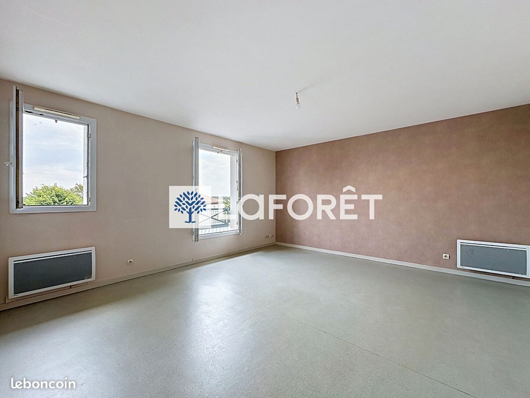 Appartement 3 pièces 69 m² · à Le Pin · 69 m² · 470 €