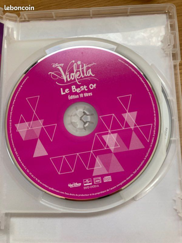 DVD Violetta L’aventura + CD Le Best Of 10 Titres (image 3)