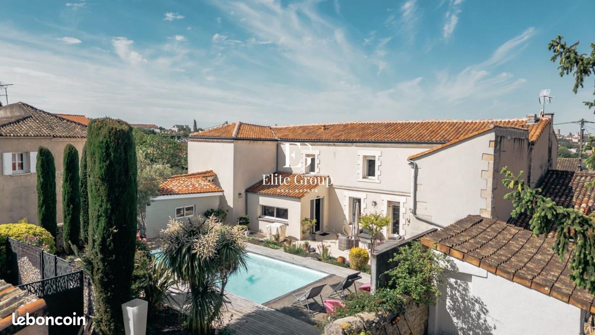 Maison 9 pièces 268 m² · à Angoulême · 268 m² · 756 000 €