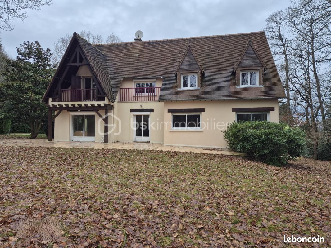 Maison 7 pièces 213 m² · à La Bazoge · 213 m² · 422 000 €