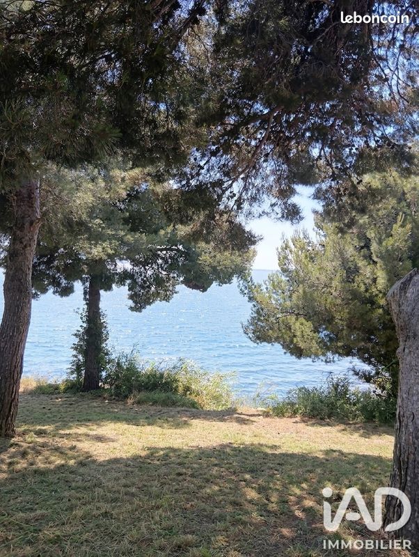 Immeuble 261 m² · à Vitrolles · 261 m² · 1 863 000 €