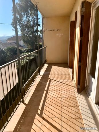 Pierrefeu-Du-Var : appartement T3 à louer