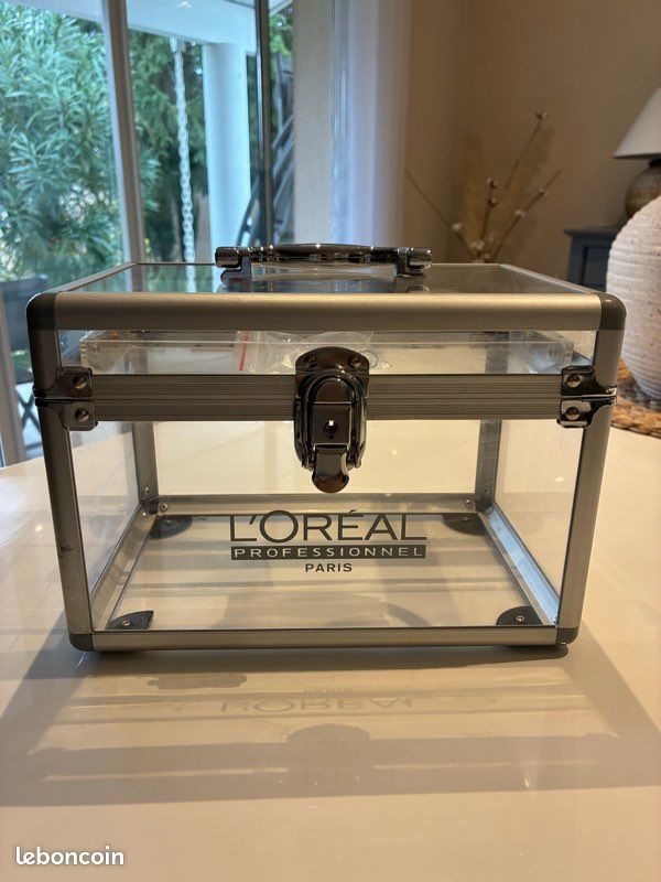 Malette transparente maquillage esthétique L’Oréal (image 3)
