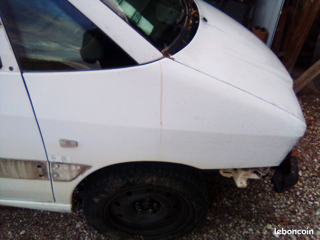 Aile avant droite Peugeot expert 2006 (image 1)