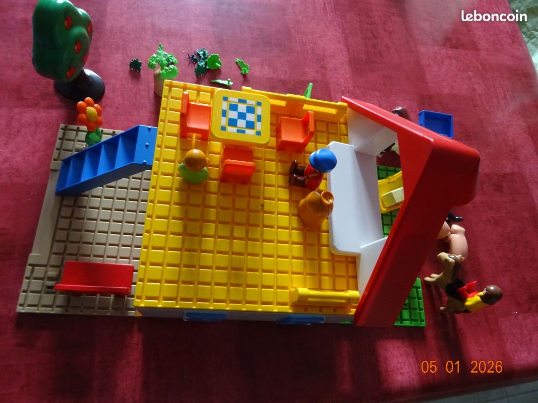 Ferme sous forme de leggo (image 1)