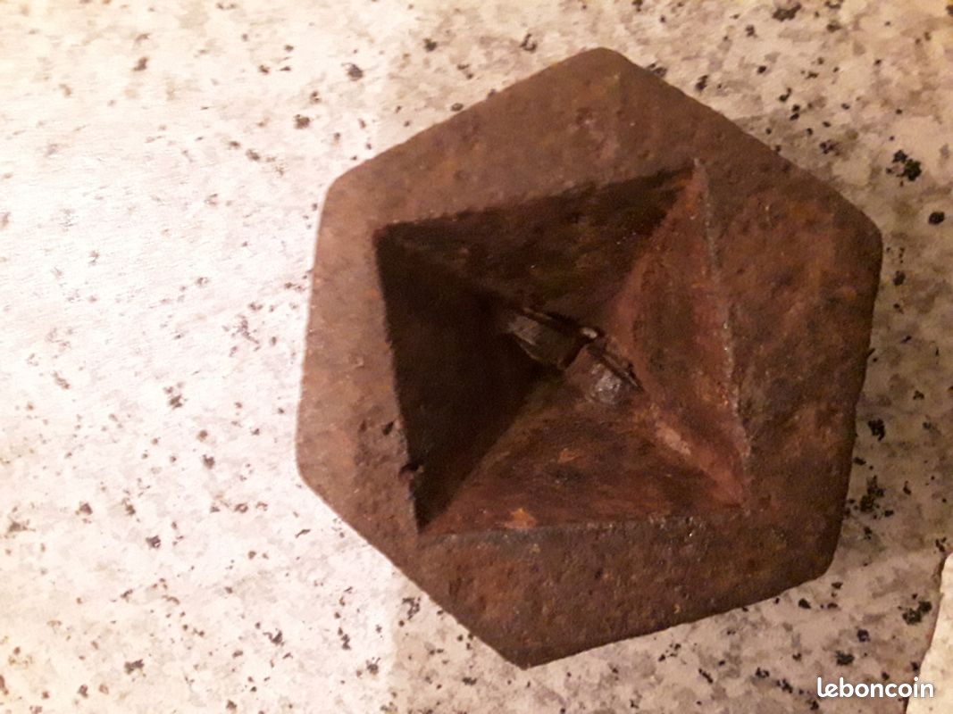 Série De 6 Poids Hexagonaux Anciens En Fonte Pour Balance - Fabrication France